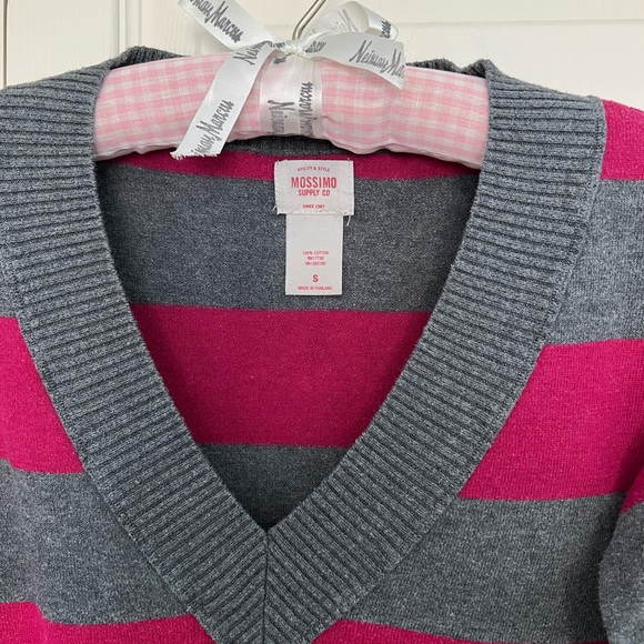 Mossimo Gray & Pink Striped V-Neck Sweater - Picture 4 of 9